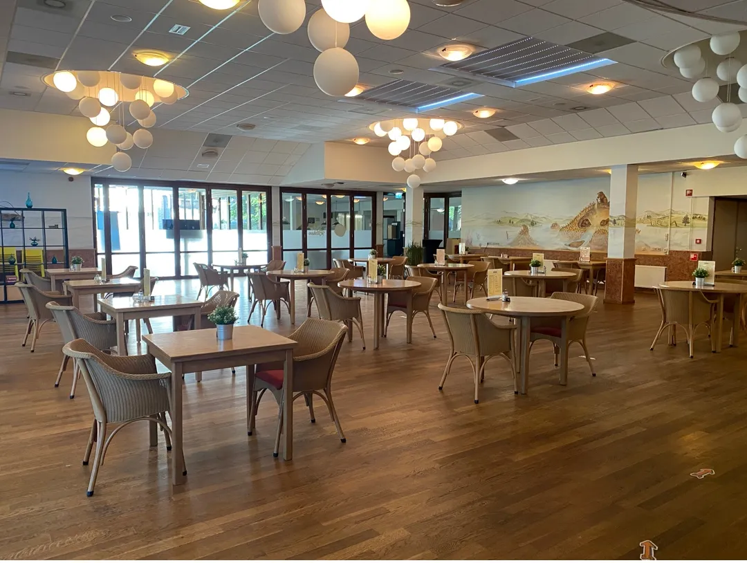 restaurant_1596626276.jpg